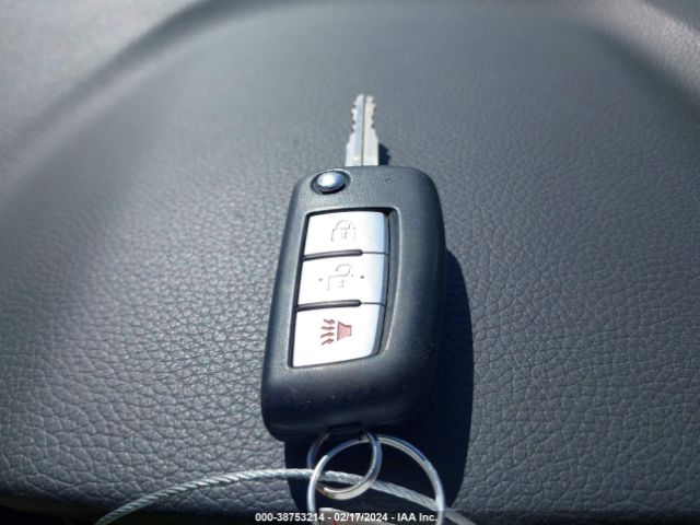 JN1BJ1CP1KW221887 Nissan Rogue Sport S