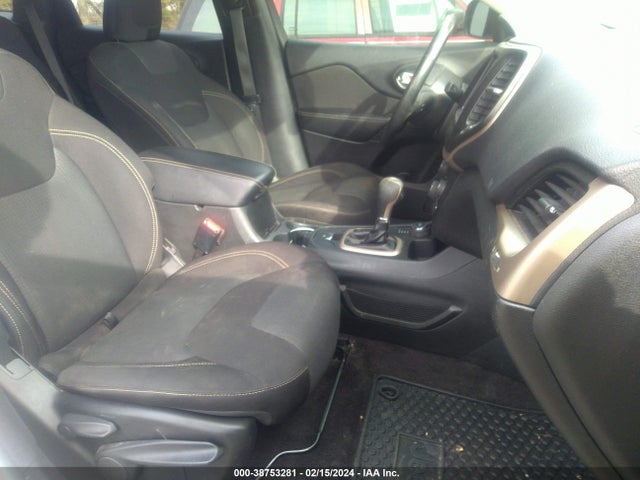 1C4PJMCS4GW232091 Jeep Cherokee Altitude
