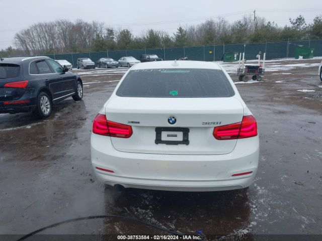 WBA8E5G51HNU22311 BMW 320i Xdrive