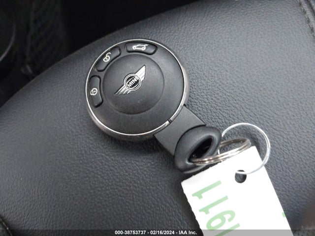 2016 MINI COUNTRYMAN WMWZC5C57GWU20362 Photo 10