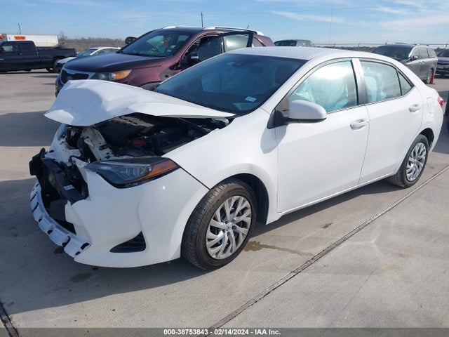 Toyota COROLLA LE 2019 5YFBURHE5KP926405 Image 2