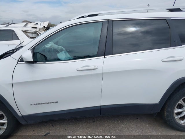 1C4PJLCB9KD207041 Jeep Cherokee Latitude Fwd