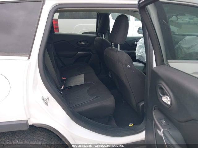 1C4PJLCB9KD207041 Jeep Cherokee Latitude Fwd