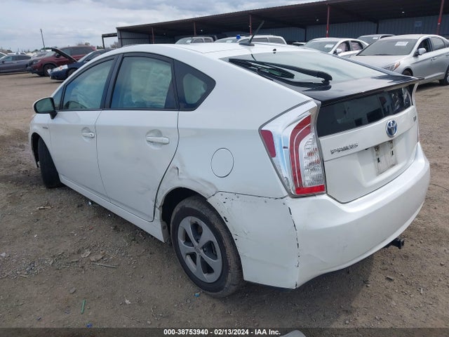 Toyota Prius Three 2014 JTDKN3DU4E1754304 Image 3