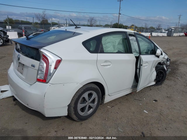 Toyota Prius Three 2014 JTDKN3DU4E1754304 Image 4