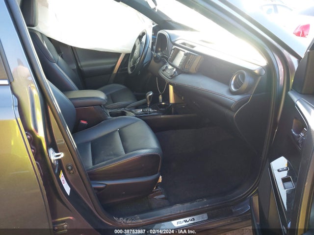 Toyota RAV4 SE 2017 JTMJFREVXHJ134998 Image 5