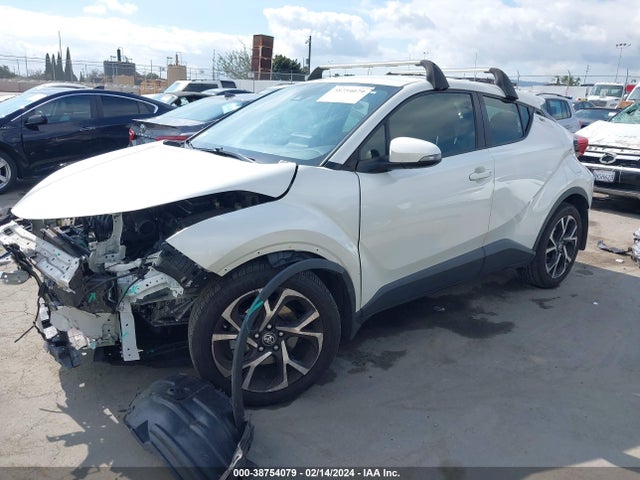 Toyota C-HR XLE 2020 JTNKHMBX4L1076365 Image 2