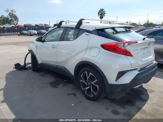 Toyota C-HR XLE 2020 JTNKHMBX4L1076365 Image 3