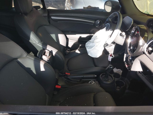2023 MINI CONVERTIBLE WMW43DL02P3P78009 Photo 4