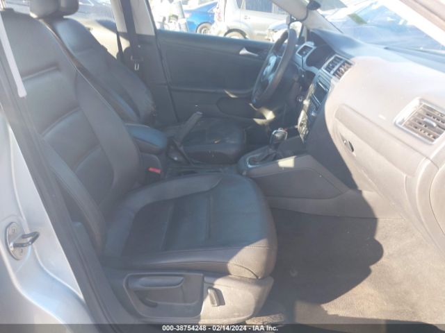 3VWD17AJ9EM361033 Volkswagen Jetta 1.8t Se