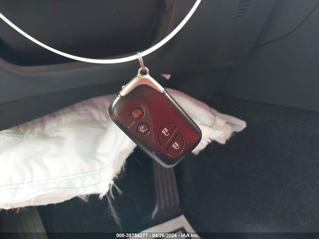 Lexus IS 250C 2015 JTHFF2C21F2532922 Image 11