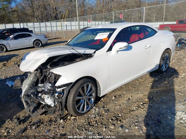 Lexus IS 250C 2015 JTHFF2C21F2532922 Image 2
