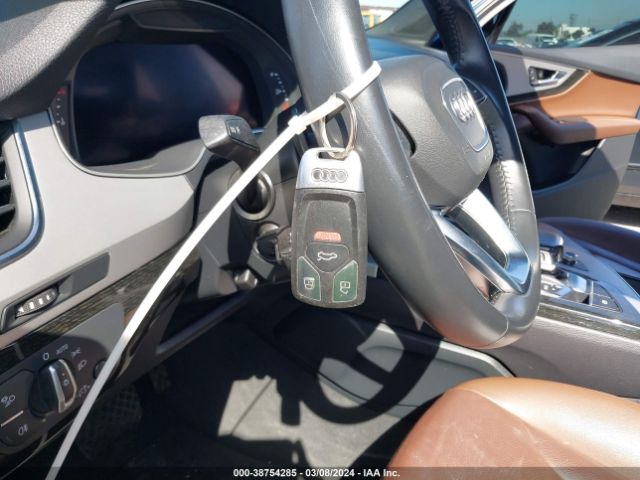 WA1LHAF7XJD039988 Audi Q7 2.0t Premium