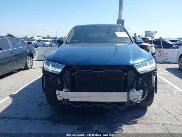 WA1LHAF7XJD039988 Audi Q7 2.0t Premium