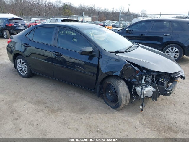 Toyota COROLLA LE 2018 2T1BURHE8JC043509 Image 1