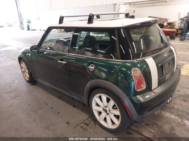 2005 MINI COOPER S WMWRE33485TD96158 Photo 2