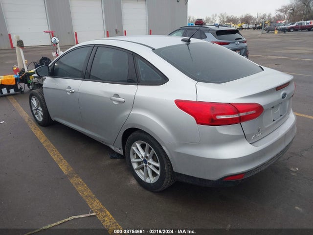 Ford FOCUS SE 2015 1FADP3F22FL288172 Image 3