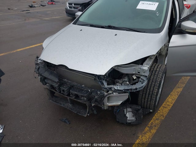 Ford FOCUS SE 2015 1FADP3F22FL288172 Image 6