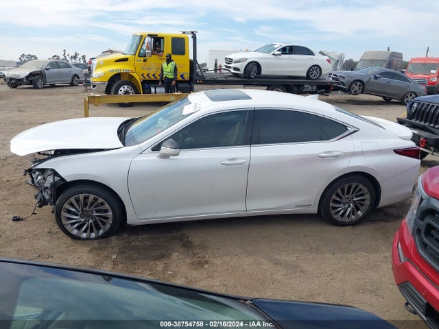 58AEA1C16MU003534 Lexus Es 300h Luxury