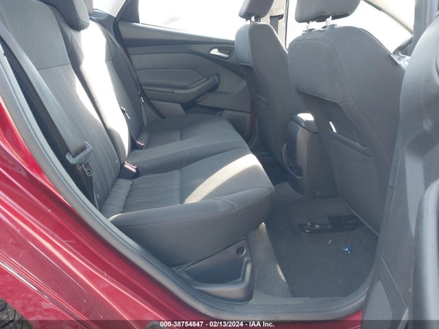 38754847 :رقم المزاد ، 1FADP3F24FL227020 vin ، 2015 Ford Focus Se مزاد بيع