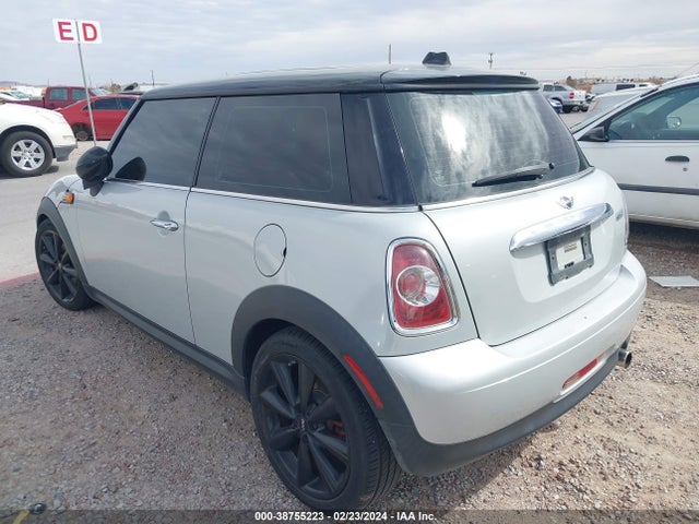 2013 MINI HARDTOP WMWSU3C53DT547609 Photo 2