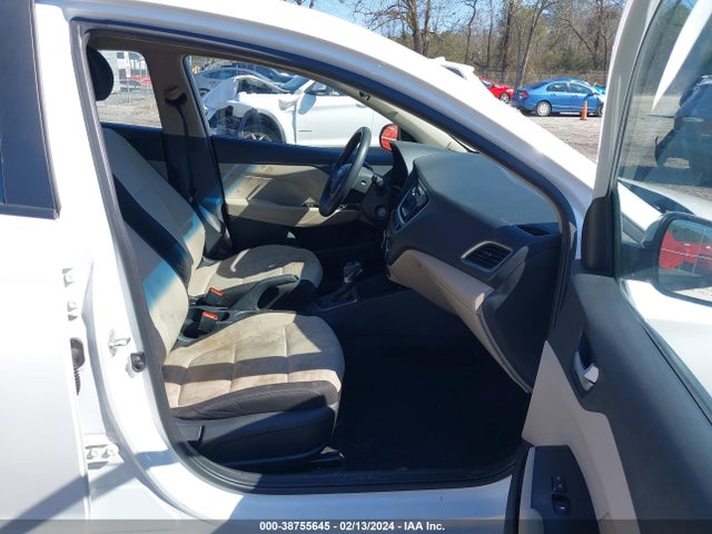 Hyundai ACCENT SE 2018 3KPC24A37JE020715 Image 5