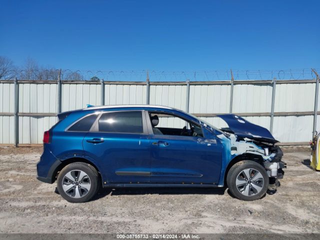 KNDCC3LC9K5274329 KIA NIRO EX
