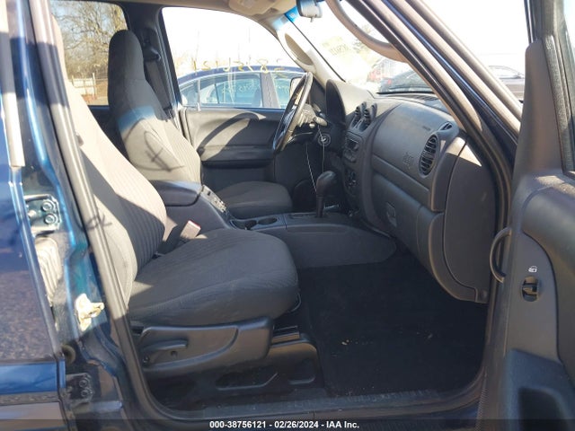 2003 JEEP LIBERTY SPORT VIN: 1J4GL48K33W699574