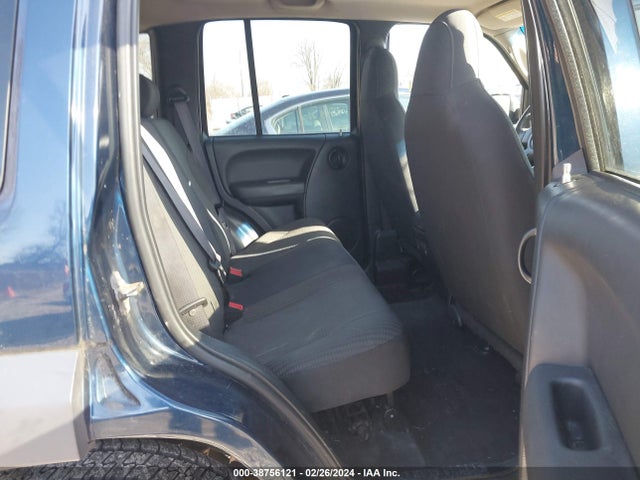 2003 JEEP LIBERTY SPORT VIN: 1J4GL48K33W699574