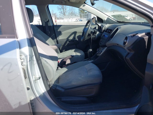 Chevrolet Sonic Ls Auto 2015 1G1JA5SG3F4115808 Image 5