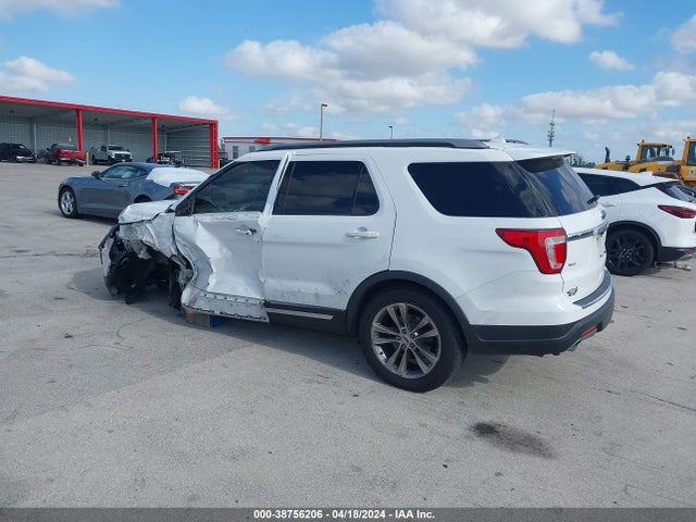 Ford EXPLORER XLT 2018 1FM5K7D80JGB63180 Image 3
