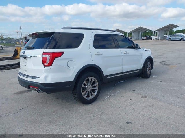 Ford EXPLORER XLT 2018 1FM5K7D80JGB63180 Image 4