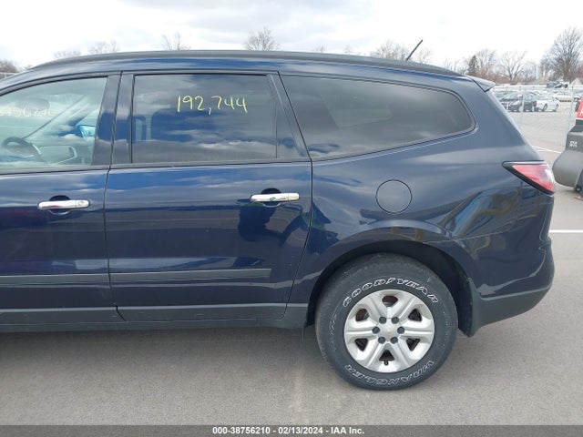 Chevrolet Traverse Ls 2015 1GNKRFKDXFJ234772 Image 14