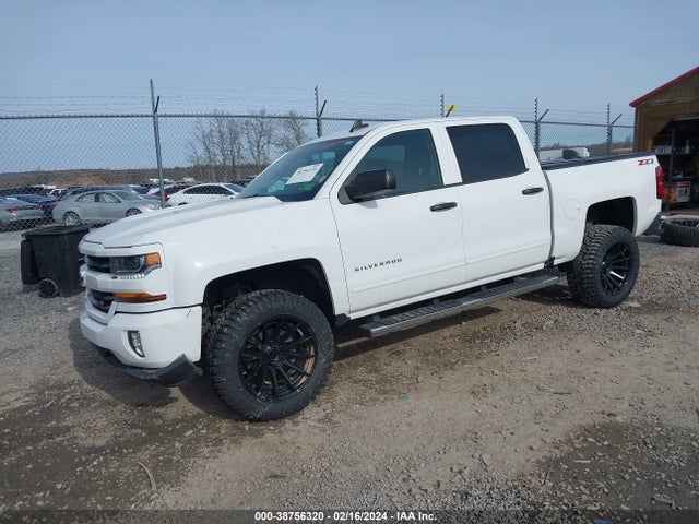 Chevrolet Silverado 1500 2lt 2018 3GCUKRECXJG450092 Image 2