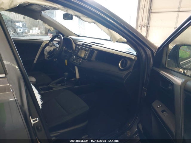 Toyota RAV4 LE 2014 JTMBFREV5ED091024 Image 5