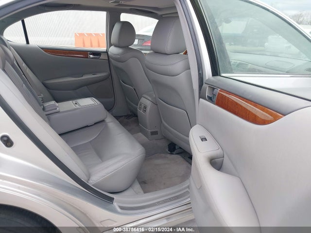 2005 LEXUS ES 330 VIN: JTHBA30G355084120