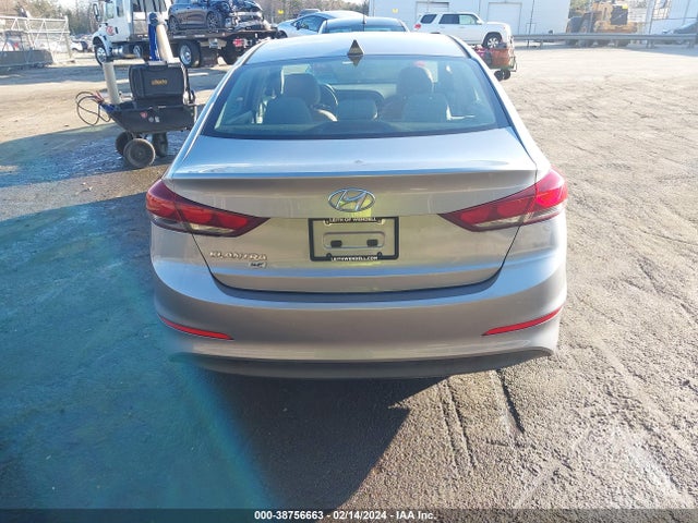 Hyundai ELANTRA SE 2017 5NPD74LF8HH132460 Image 16