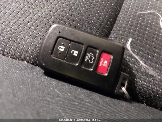2016 TOYOTA RAV4 HYBRID XLE VIN: JTMRJREV1GD035016
