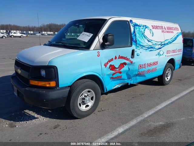 Chevrolet Express 2500 Work Van 2015 1GCWGFCF8F1278916 Image 2