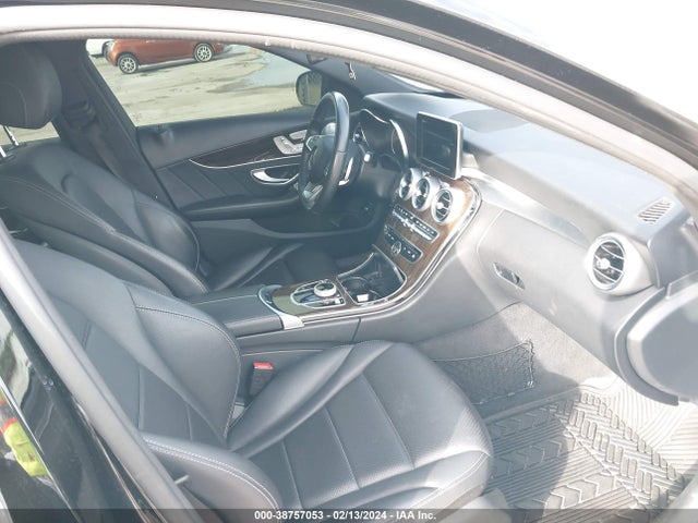 WDDWF4KB2JR414673 Mercedes-Benz C 300 4matic