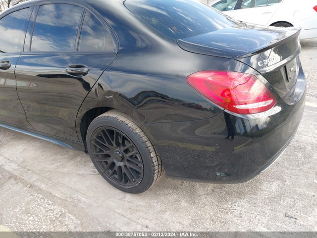 WDDWF4KB2JR414673 Mercedes-Benz C 300 4matic