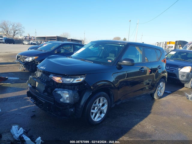 KIA SOUL LX 2022 KNDJ23AU4N7184083 Image 2