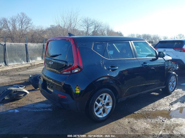 KIA SOUL LX 2022 KNDJ23AU4N7184083 Image 4