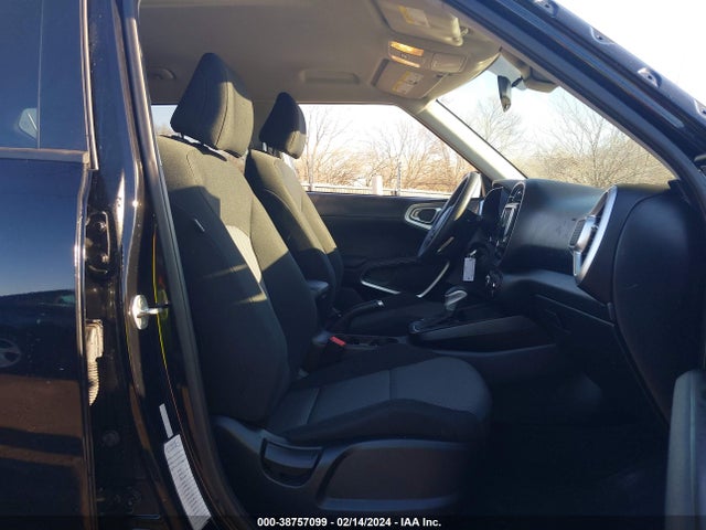 KIA SOUL LX 2022 KNDJ23AU4N7184083 Image 5
