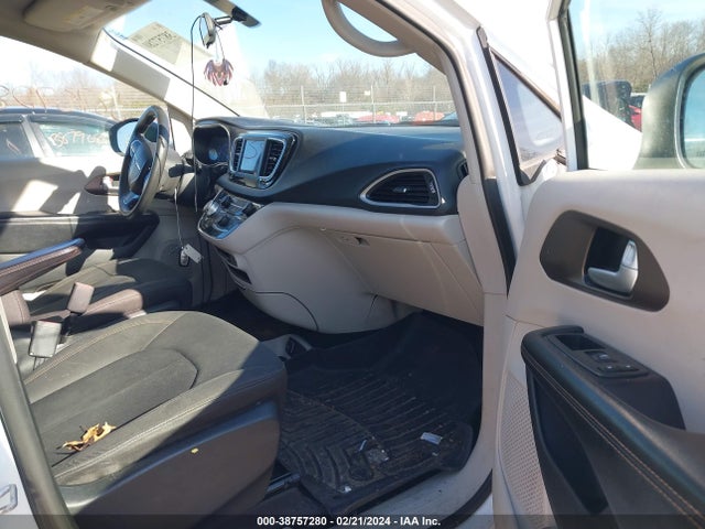 Chrysler PACIFICA L 2018 2C4RC1AG0JR121957 Image 5