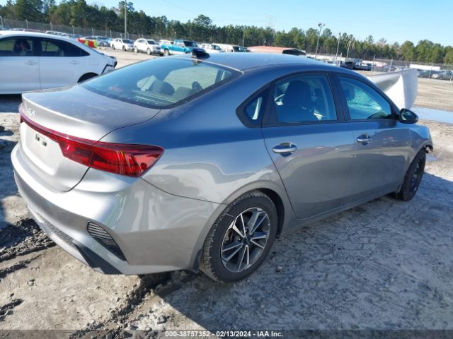 3KPF24AD3NE456957 KIA Forte Lxs