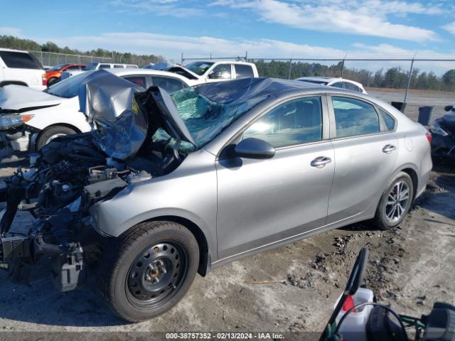 3KPF24AD3NE456957 KIA Forte Lxs