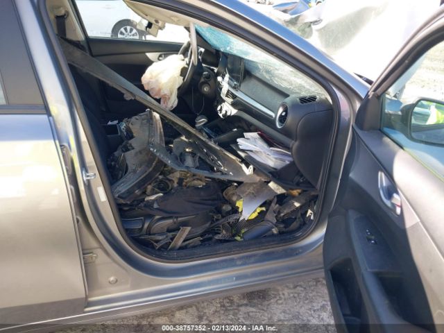 3KPF24AD3NE456957 KIA Forte Lxs