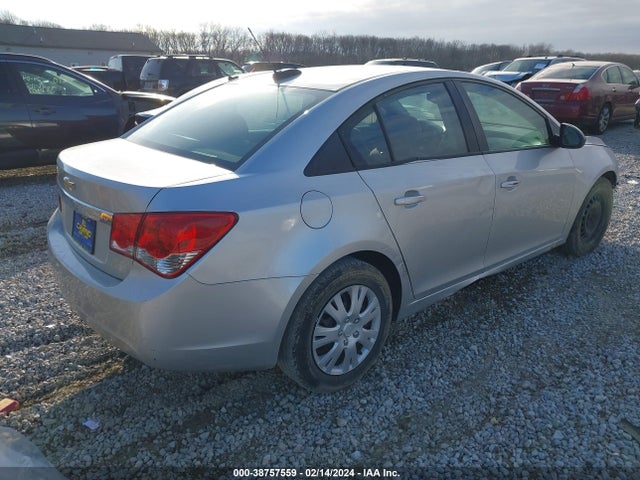 Chevrolet Cruze Ls Auto 2015 1G1PA5SH7F7182476 Image 4