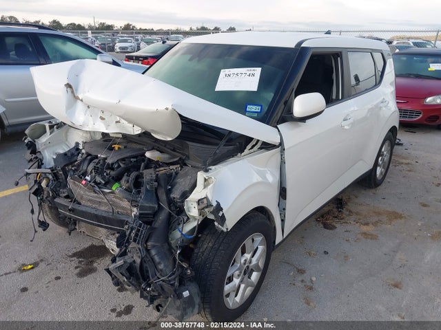 KIA SOUL LX 2022 KNDJ23AU8N7815076 Image 2
